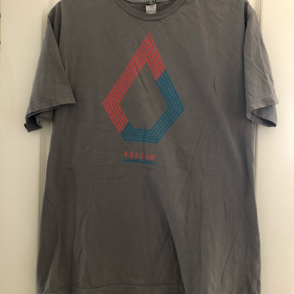 Men’s XL volcom t shirt